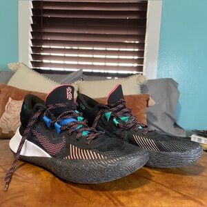 Nike Kyrie Flytrap V